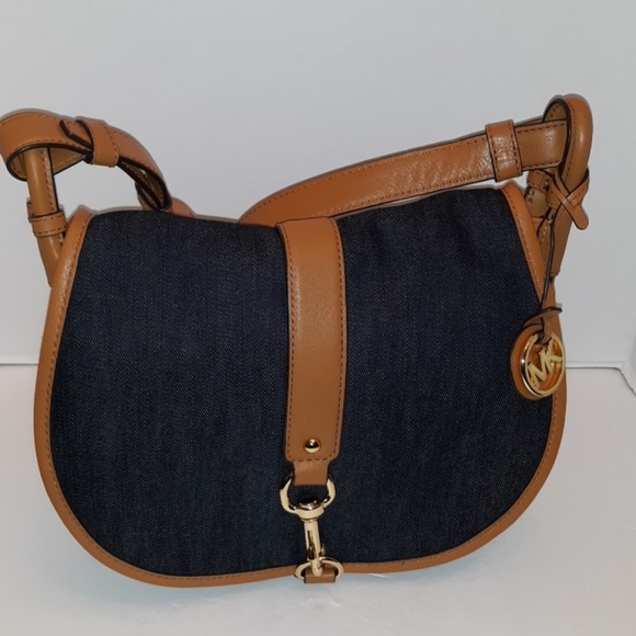 Michael Kors Handbags - (EUC) AUTHENTIC MICHAEL KORS CROSSBODY